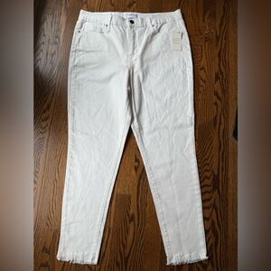 Elegant White Skinny Jeans for Women